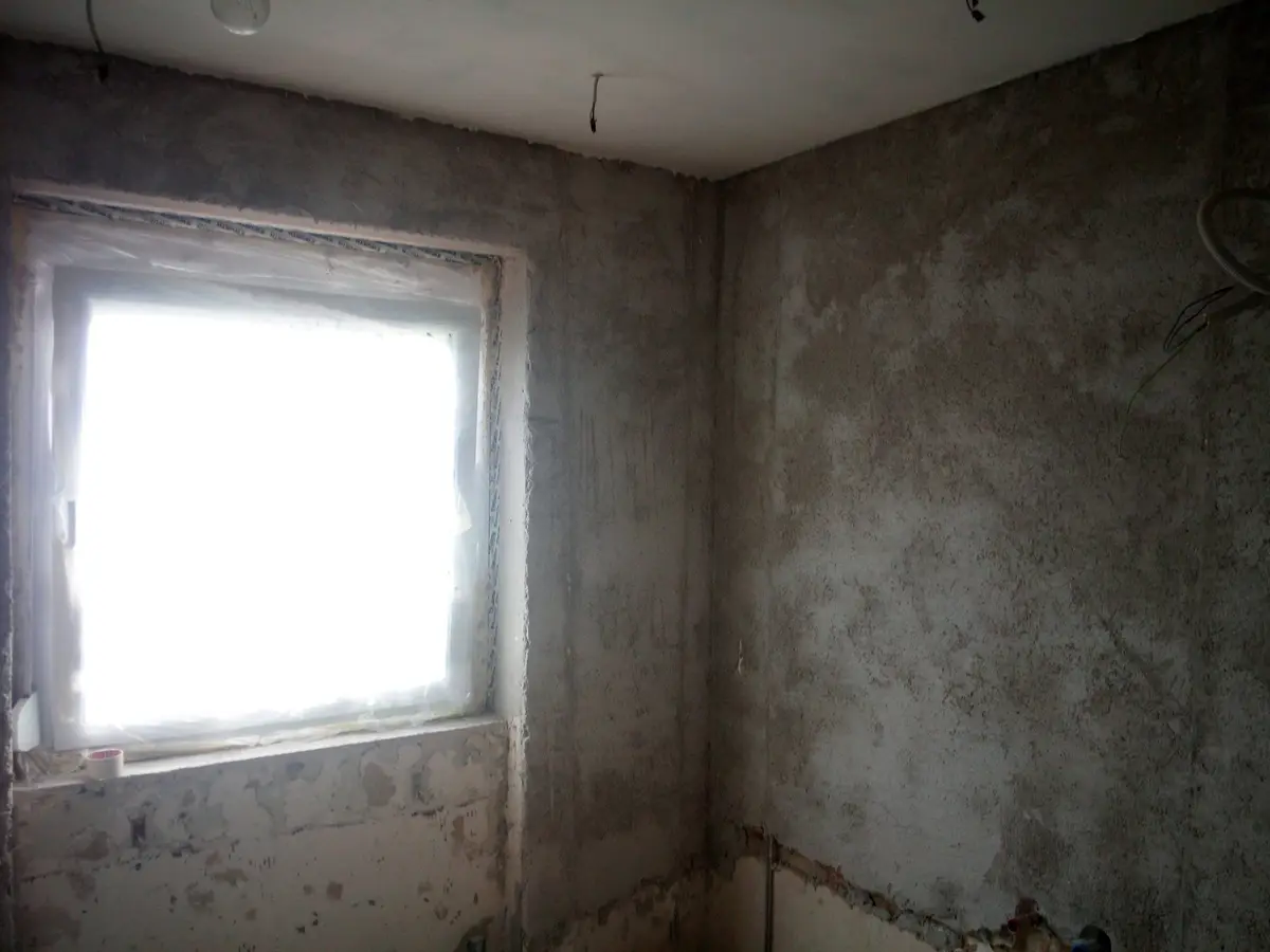 Lucrare în curs la interiorul unei case - imaginea 1 din portofoliu