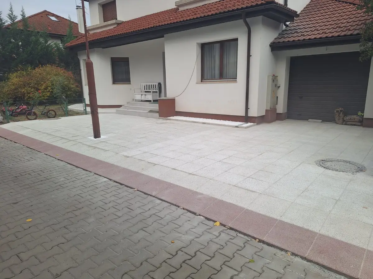 Finisaj pentru o casă - imaginea 1 din portofoliu